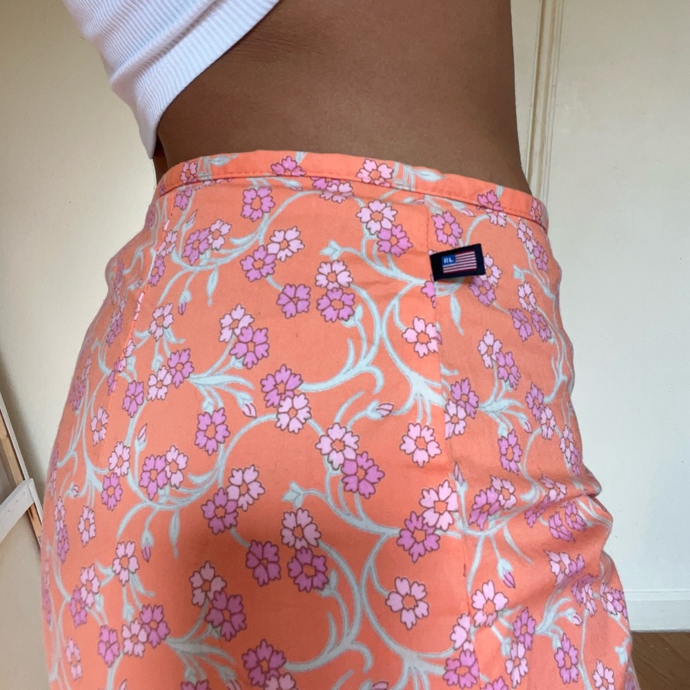 vintage polo ralph lauren floral skirt with such a flattering fit. - Picture 4 of 4